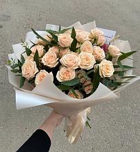 Букет Кремовые розы Латте в Суслонгере