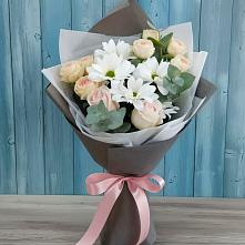 Букет цветов из:  Хризантемы и Розы в Суслонгере