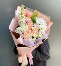 Букет цветов из:  Хризантемы и Розы в Суслонгере