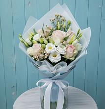 Букет цветов из:  Розы и Лизиантусы в Суслонгере