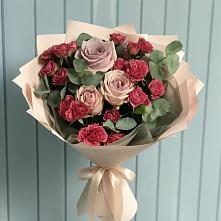 Букет цветов из:  Гвоздики и Розы #REPLACE_PRED# Суслонгере